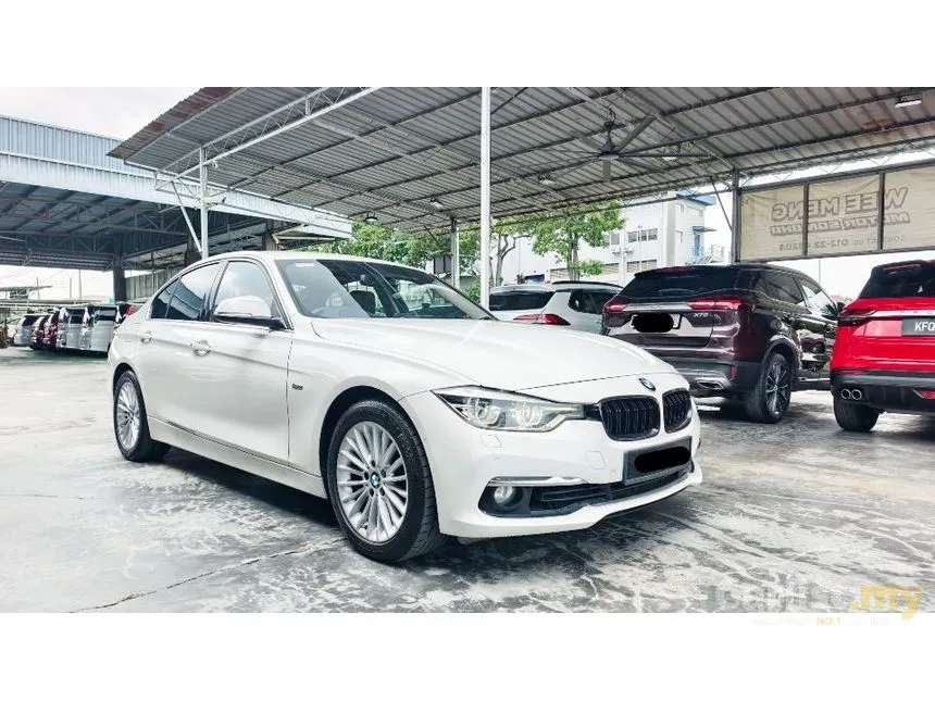 2018 BMW 318i Luxury Sedan