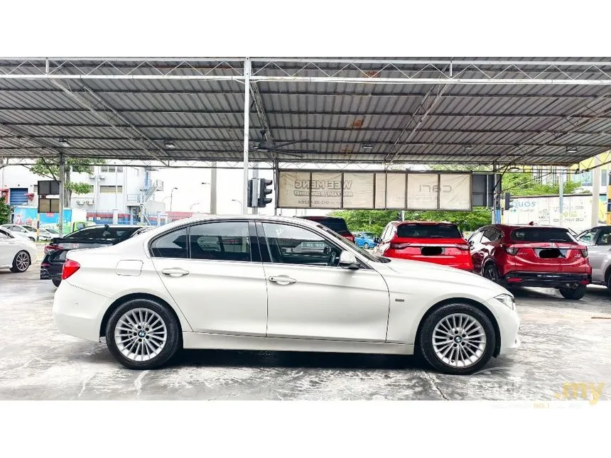 2018 BMW 318i Luxury Sedan