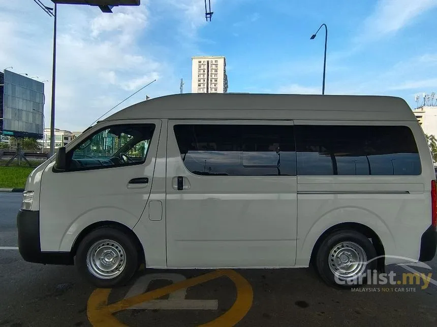2022 Foton View C2 High Roof Window Van