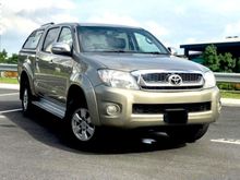 2012 Toyota Hilux 2.5 G Pickup Truck PREMIUM FULL CABIN ONE OWNER NO OFF ROAD