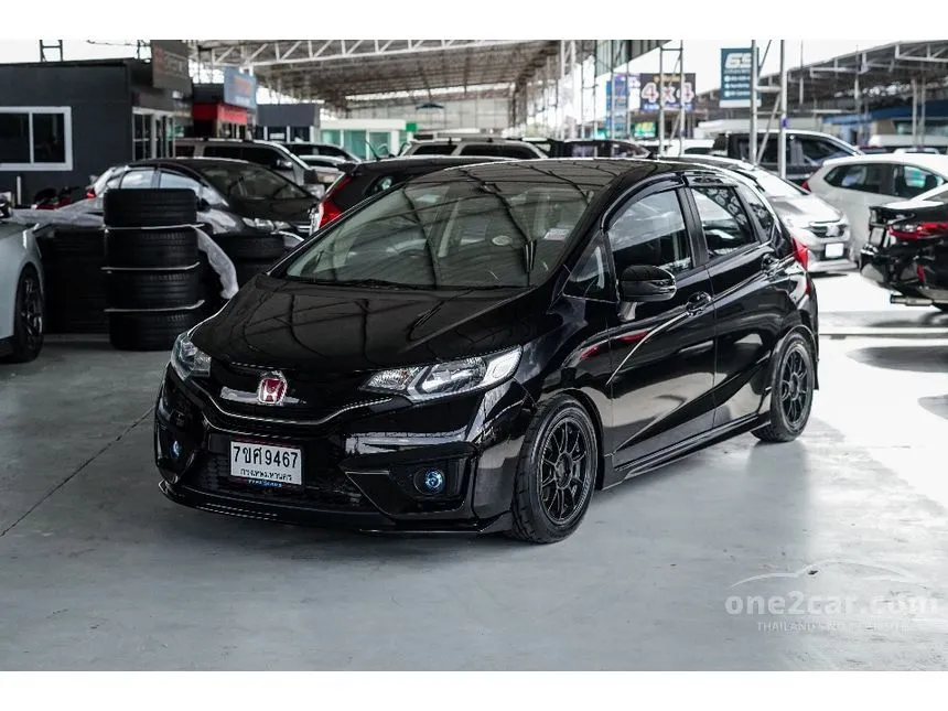 2016 Honda JAZZ SV Hatchback