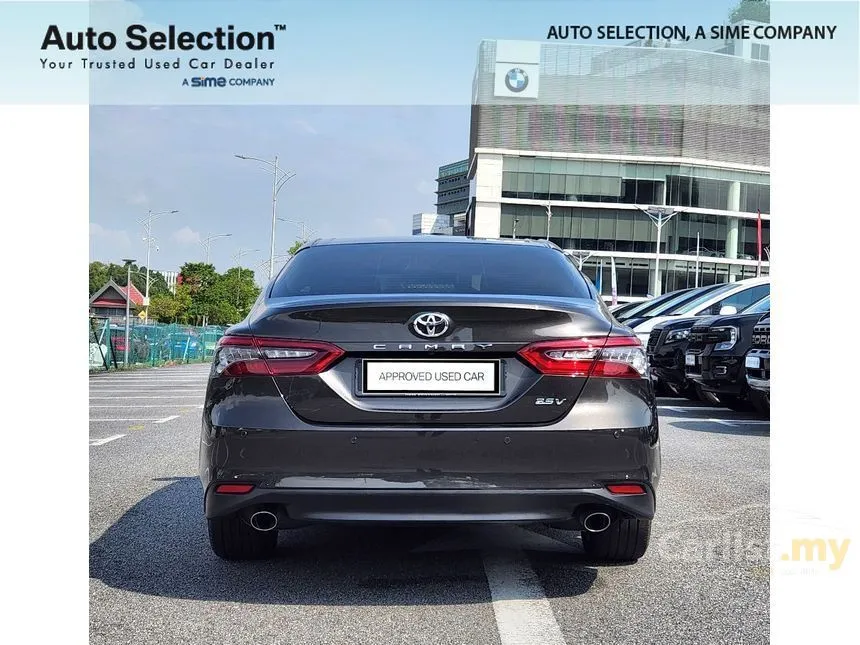 2023 Toyota Camry V Sedan