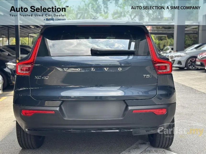2022 Volvo XC40 T5 R-Design SUV