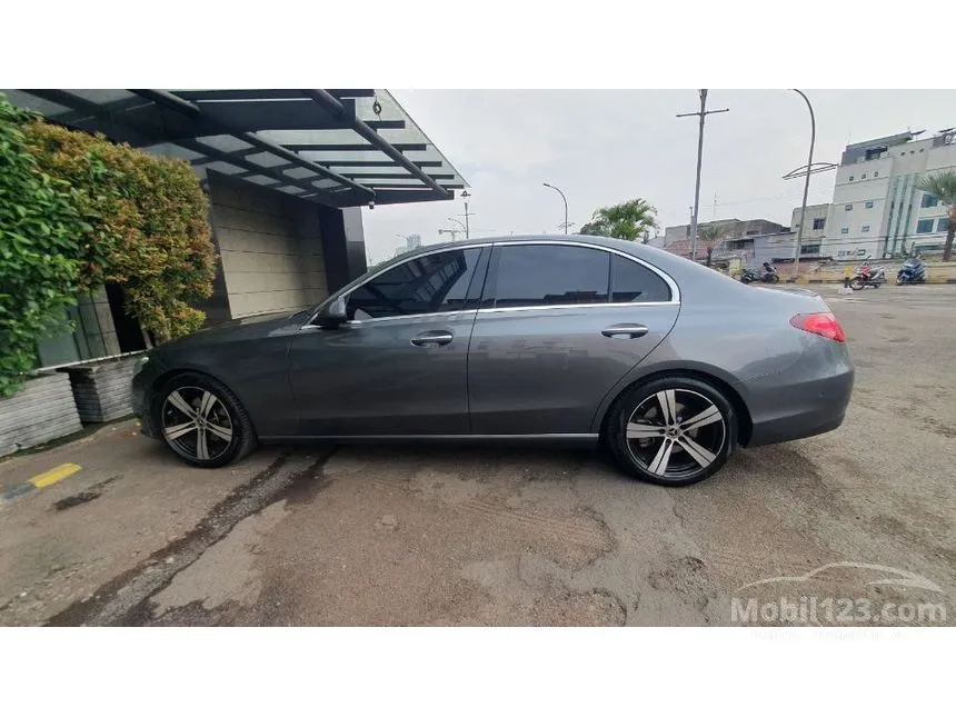 2022 Mercedes-Benz C200 Avantgarde Line Sedan