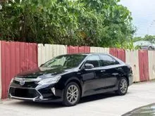 2018 Toyota Camry 2.5 Hybrid Luxury Sedan