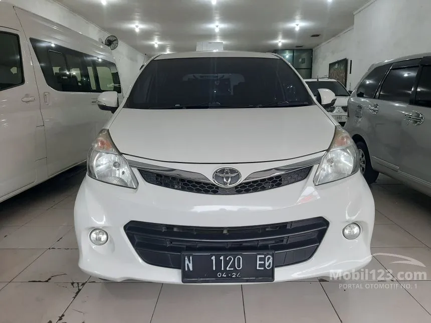 Jual Mobil Toyota Avanza 2014 Veloz 1.5 di Jawa Timur Automatic MPV Putih Rp 140.000.000