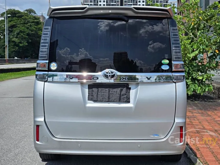 2018 Toyota Voxy X MPV