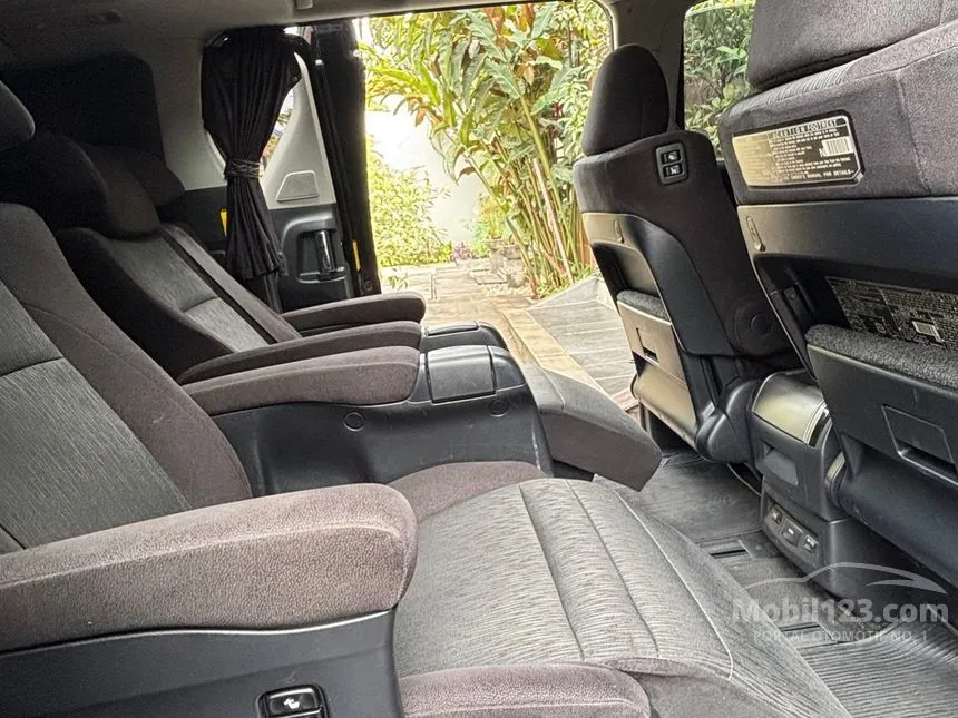 2013 Toyota Vellfire ZG MPV