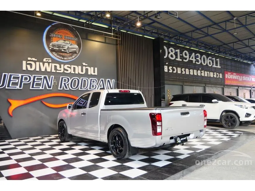 2017 Isuzu D-MAX S Space Cab Pickup