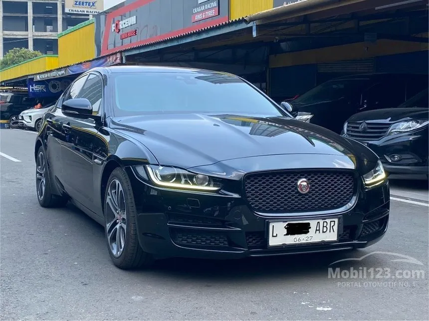 2016 Jaguar XE Prestige Sedan