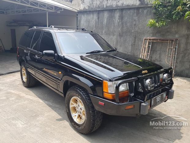  Grand  Cherokee  Jeep  Murah 30 mobil  dijual di Indonesia 