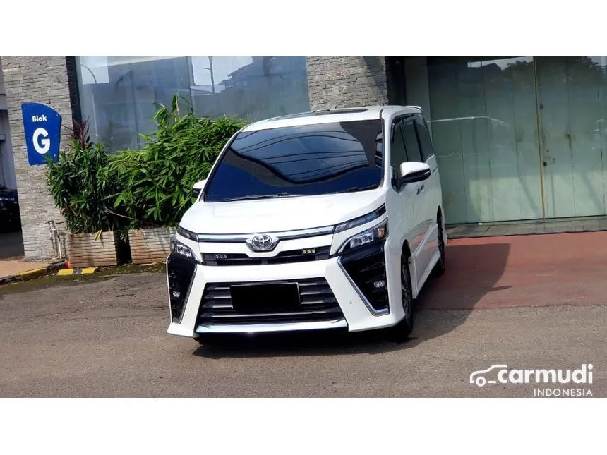 2018 Toyota Voxy MPV