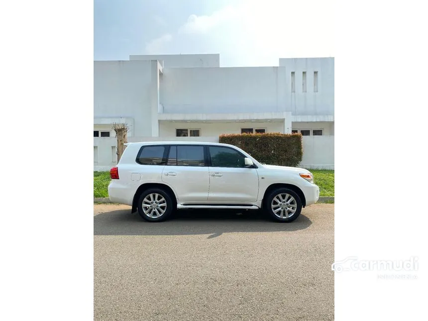 2011 Toyota Land Cruiser 200 Full spec SUV