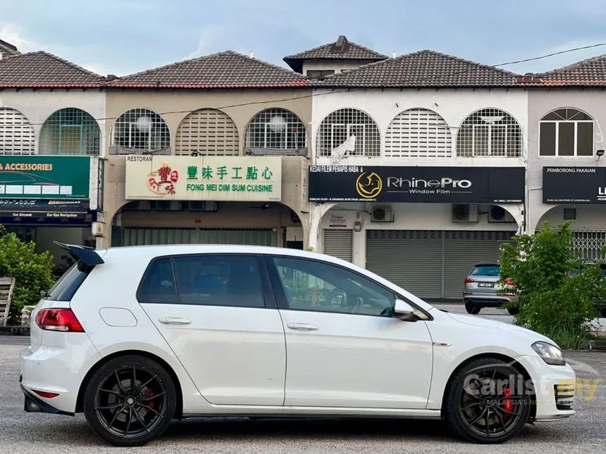 2014 Volkswagen Golf GTI Hatchback