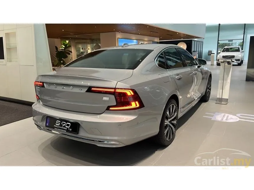 2024 Volvo S90 Recharge T8 PHEV Sedan