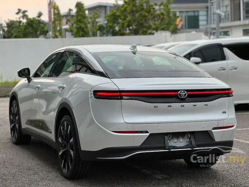 2023 Toyota Crown RS Advance Sedan