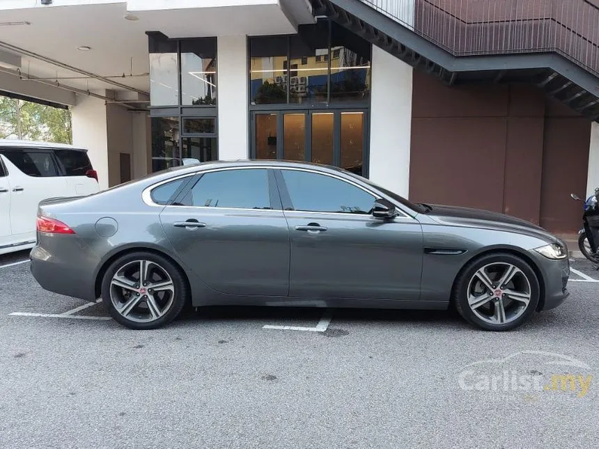 2016 Jaguar XF Prestige Sedan