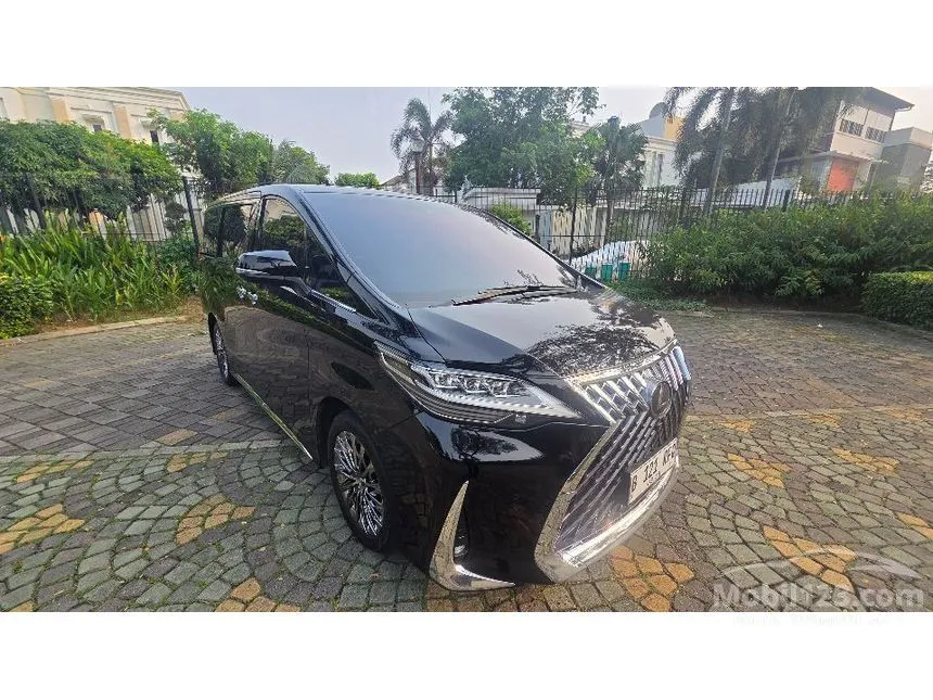 2021 Lexus LM 350 7 Seater MPV
