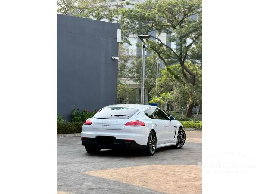2014 Porsche Panamera S Hatchback