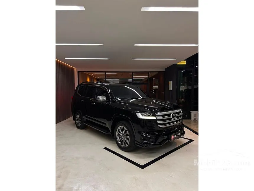 2025 Toyota Land Cruiser 300 VX-R SUV