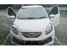 pemakai dari baru. 2014 Honda Brio 1.2 E Hatchback