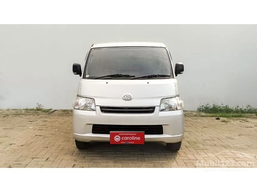 2021 Daihatsu Gran Max Mini Bus D Van