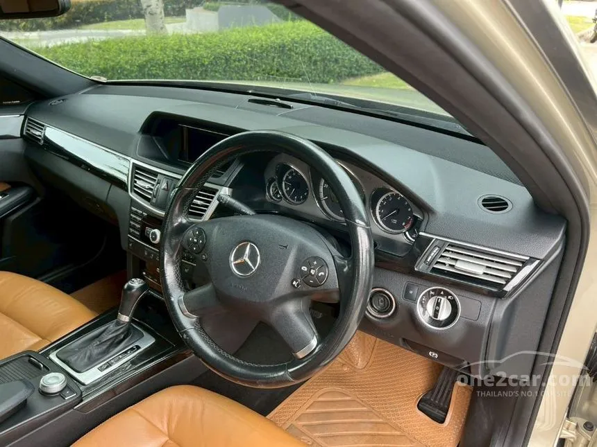 2011 Mercedes-Benz E250 CGI BlueEFFICIENCY Sedan