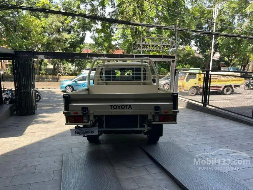 2025 Toyota Land Cruiser 70 GXL SUV