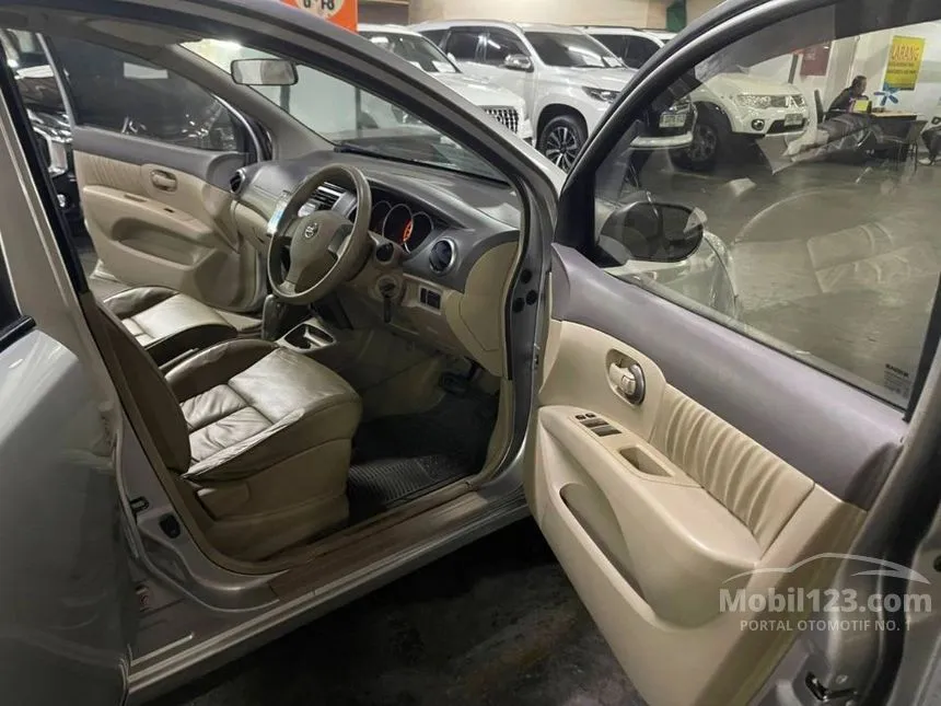 2010 Nissan Grand Livina XV MPV