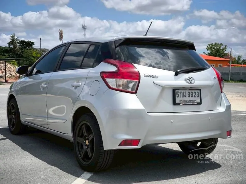 2016 Toyota YARIS E Hatchback