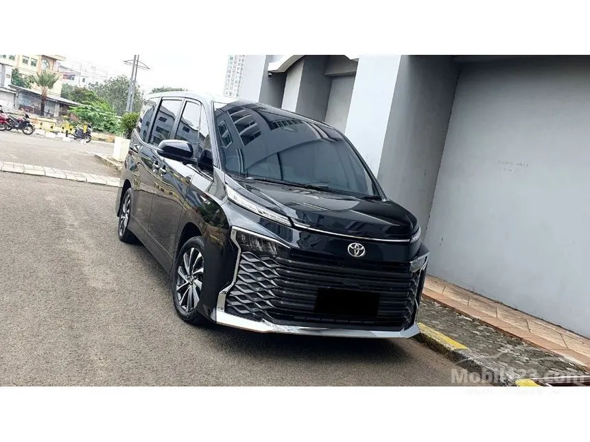 2023 Toyota Voxy (Non Premium Color) MPV