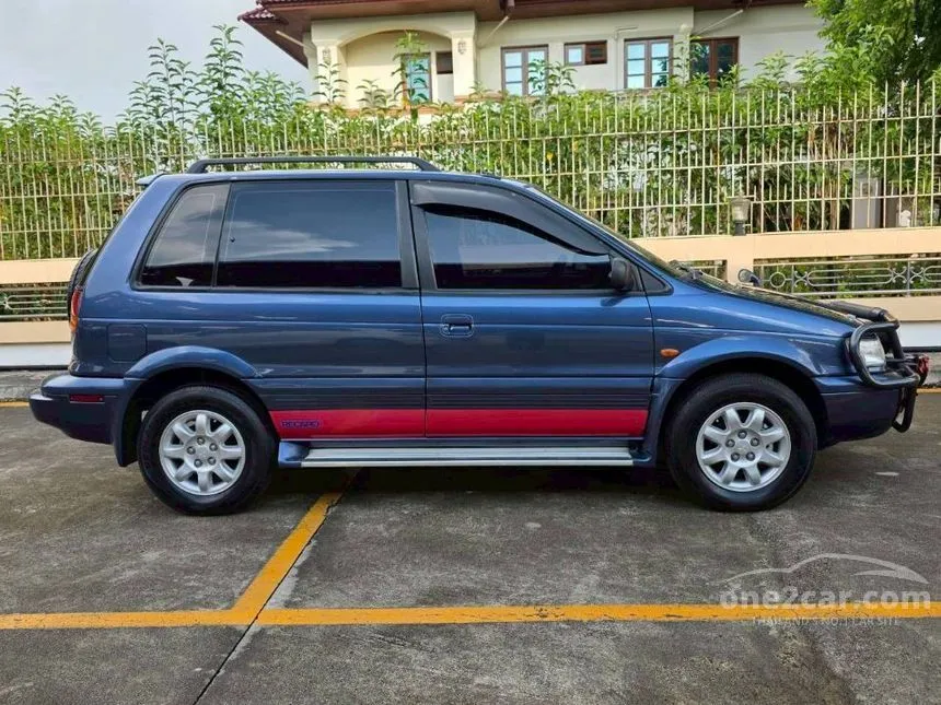 2001 Mitsubishi RVR Wagon