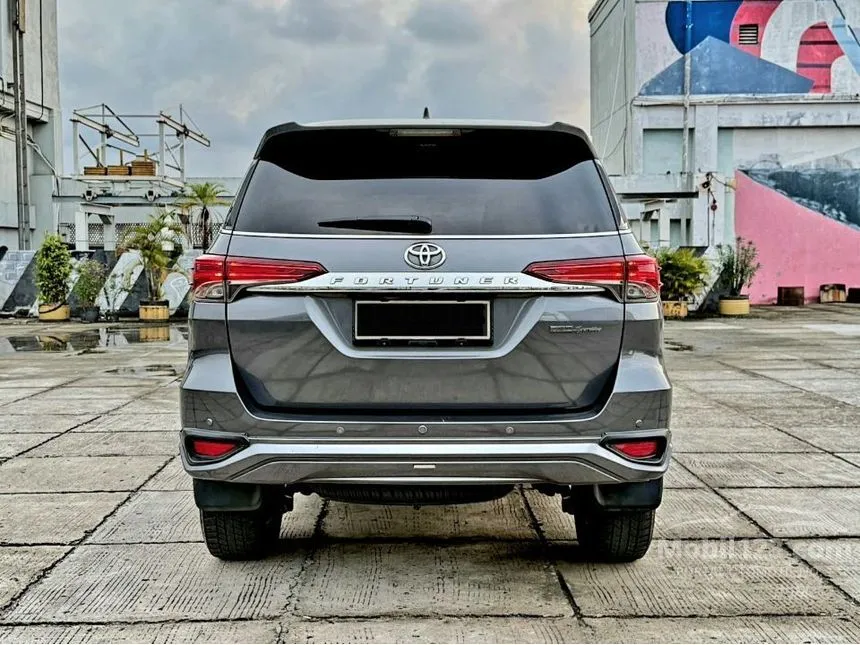 2019 Toyota Fortuner VRZ TRD 4X2 SUV
