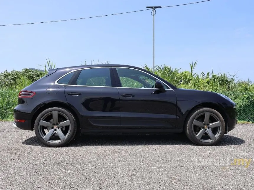2016 Porsche Macan SUV