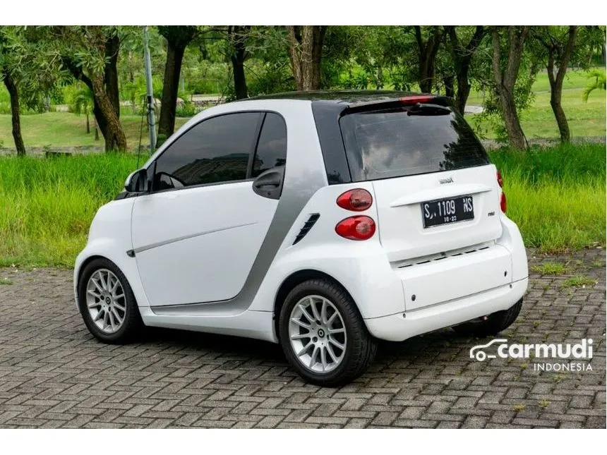 2010 smart fortwo Compact Car City Car