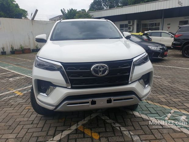 Toyota Fortuner Vrz Mobil Bekas Baru Dijual Di Lebak Bulus Jakarta Selatan Jabodetabek Indonesia Dari 2 Mobil Di Mobil123