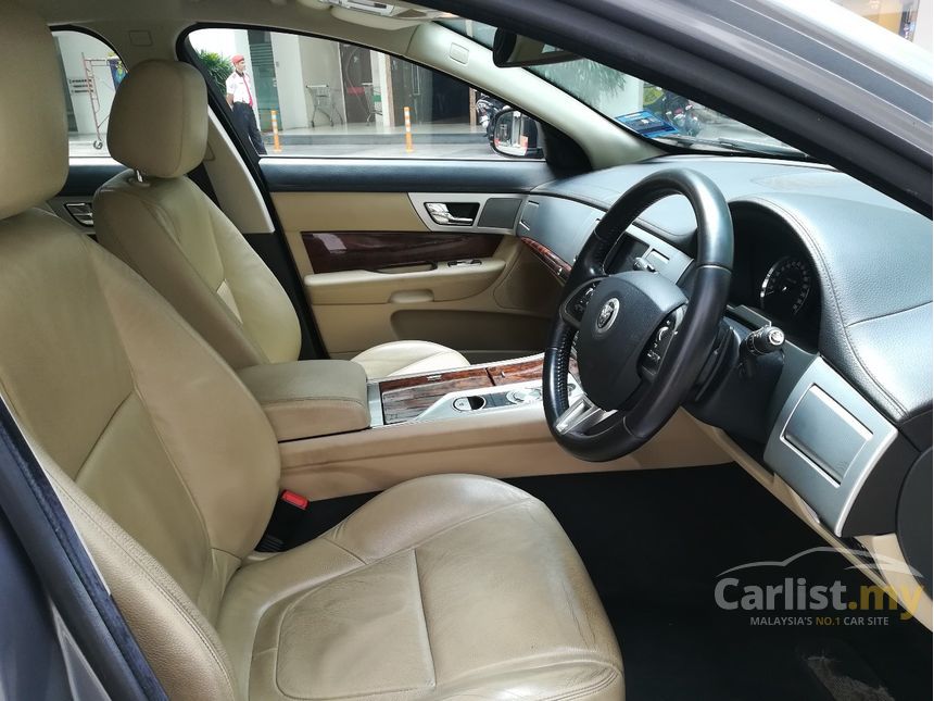 2013 Jaguar XF Luxury Td Sedan