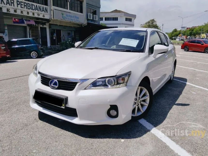 2011 Lexus CT 200h Luxury Hatchback