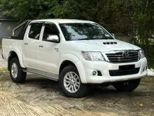 2014 Toyota Hilux 3.0 G VNT Dual Cab Pickup / LEATHER SEAT / ELETRONIC SEAT / STEERING BUTTON