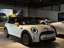 2023 MINI Cooper 0.0 SE 3 Door Panoramic Sunroof with HUD Hatchback