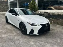 2022 Lexus IS 300 2.0 F Sport Sedan - Mode Black Glitter - Sunroof