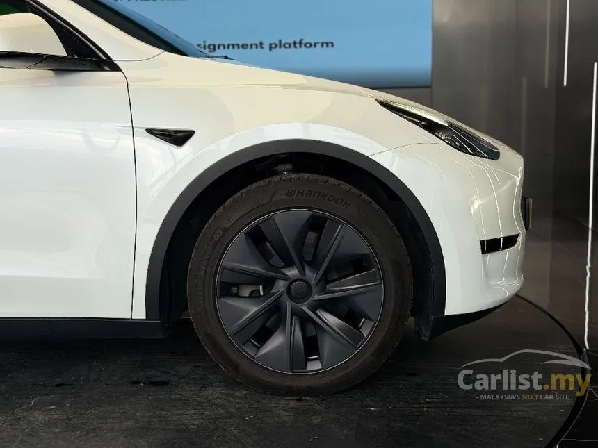 2024 TESLA Model Y Standard Range SUV