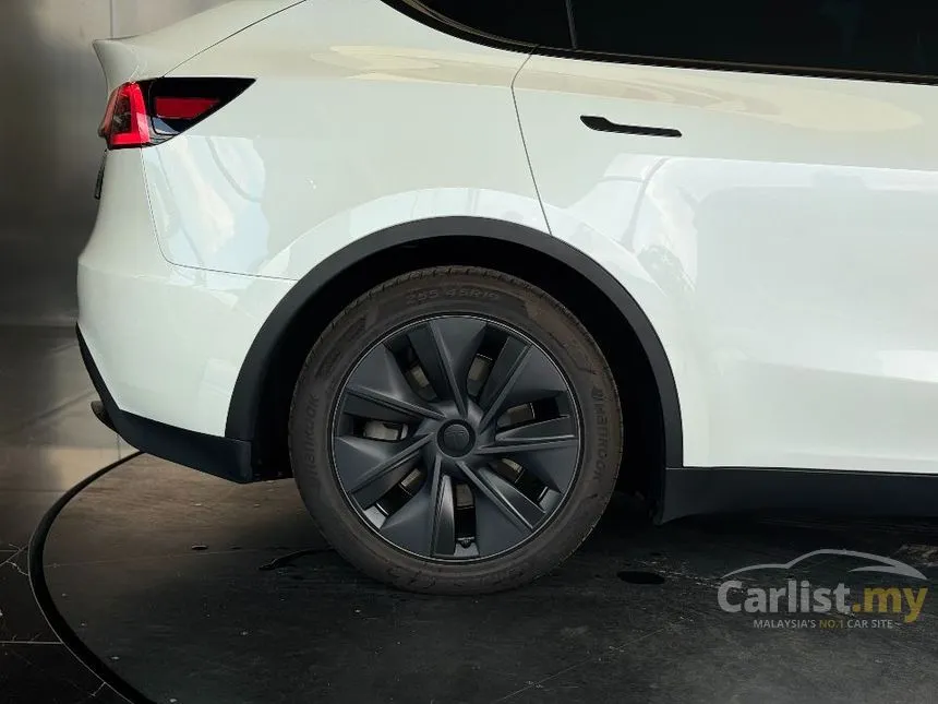 2024 TESLA Model Y Standard Range SUV