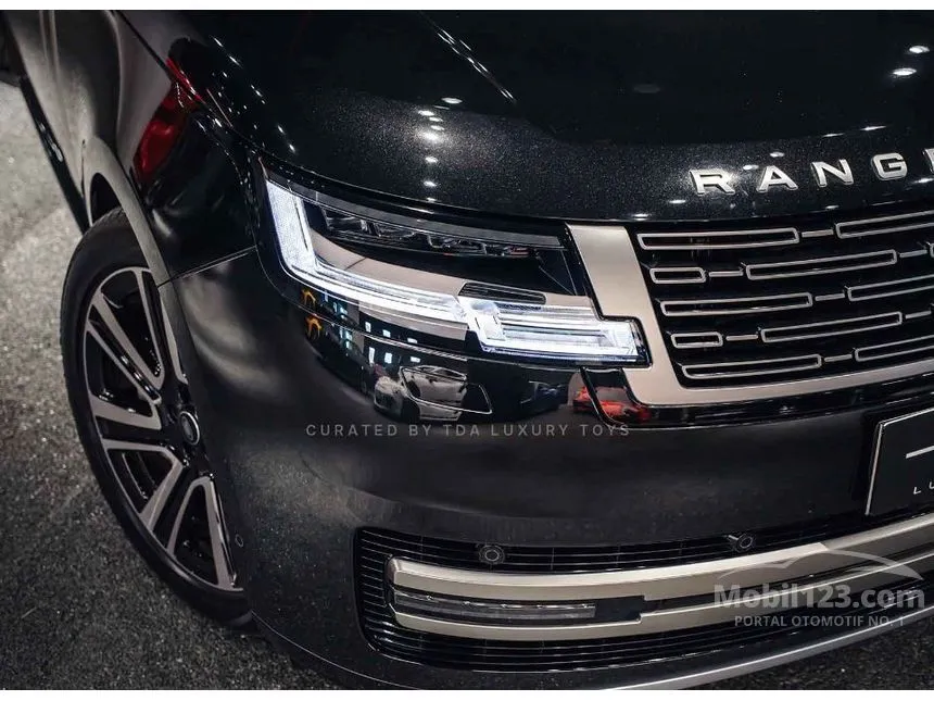 2023 Land Rover Range Rover Vogue PHEV P440e LWB SUV