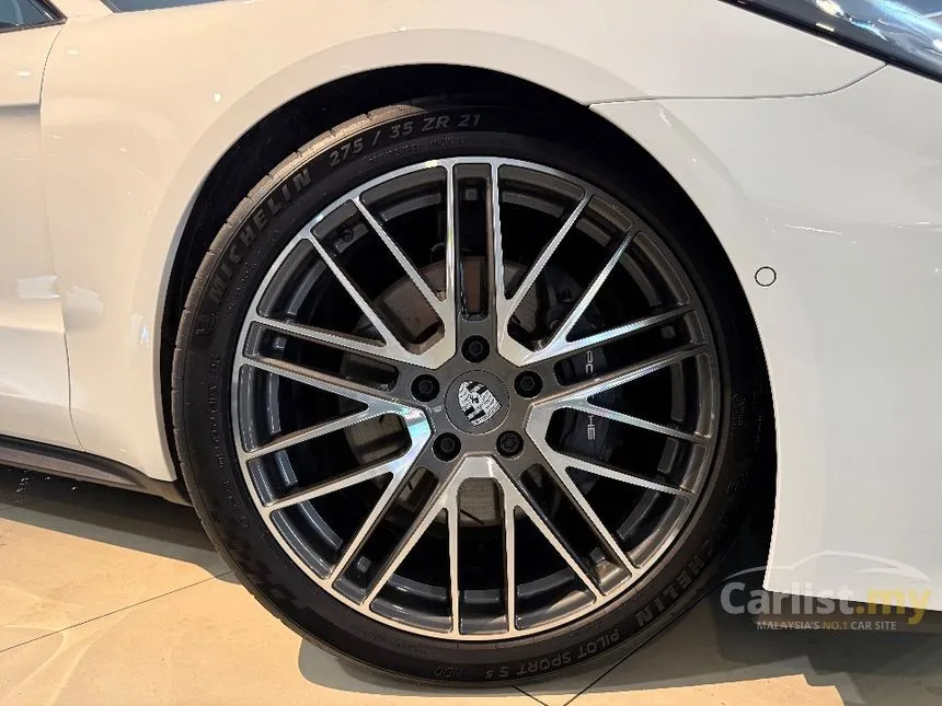 2024 Porsche Panamera Hatchback