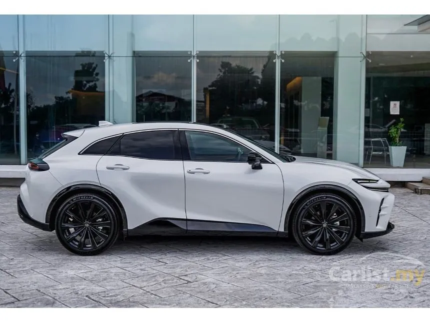 2024 Toyota Crown Sport Z PHEV SUV