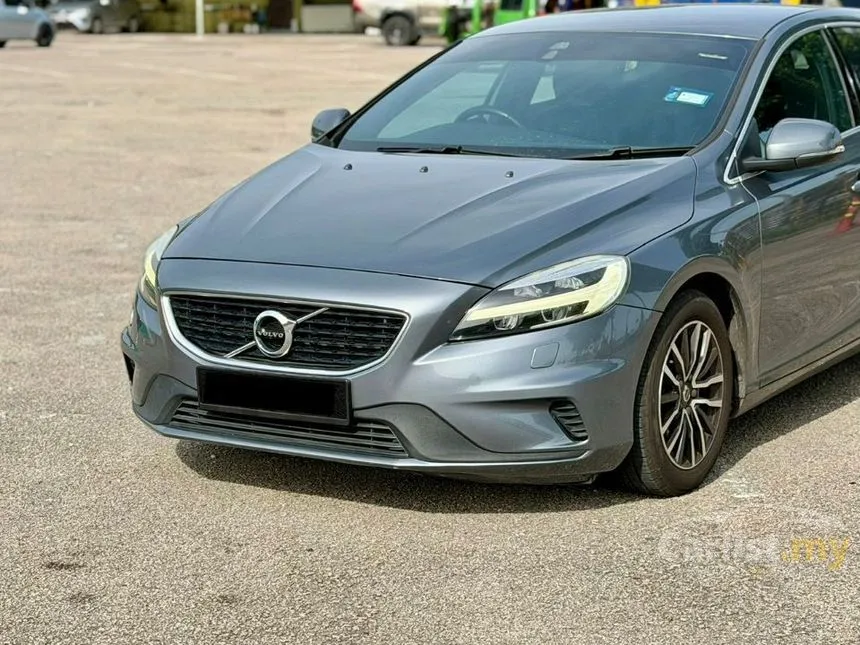 2018 Volvo V40 T4 Hatchback