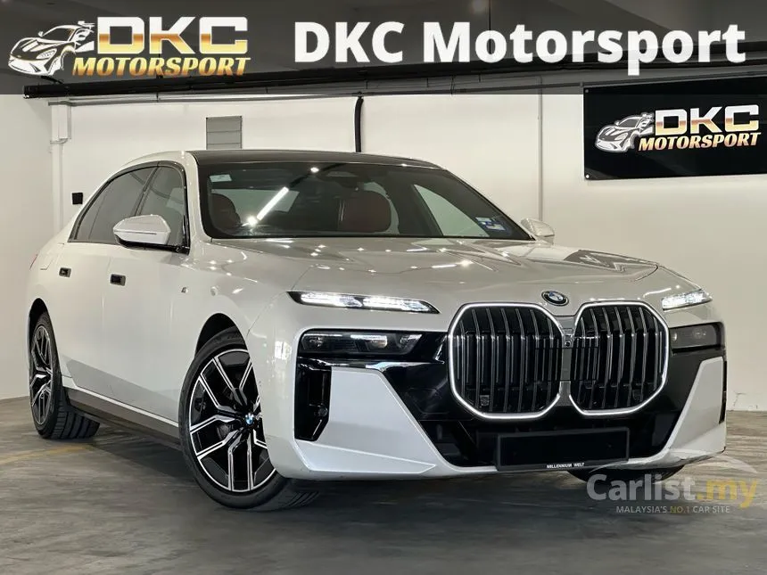 2023 BMW 750e xDrive Pure Excellence Sedan