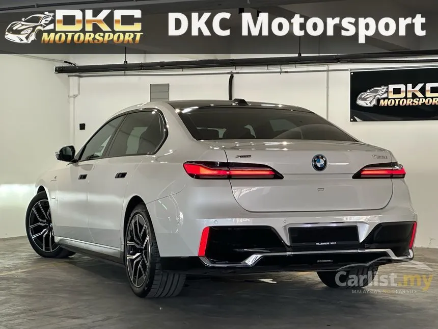 2023 BMW 750e xDrive Pure Excellence Sedan