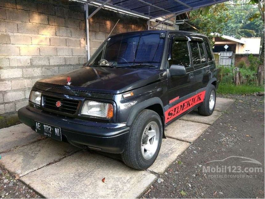 1996 Suzuki Escudo JLX SUV